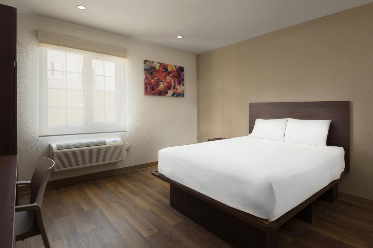 Extended Suites Saltillo Galerias Экстерьер фото