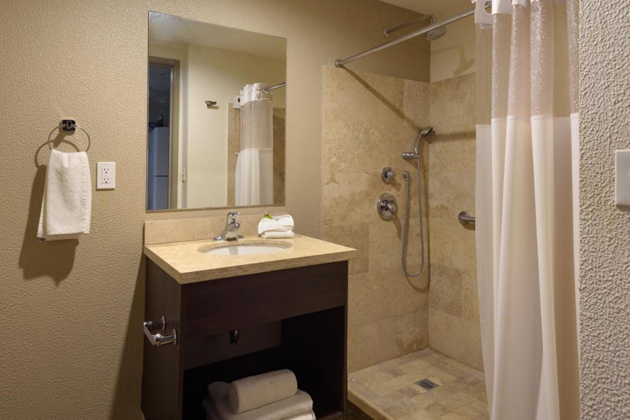 Extended Suites Saltillo Galerias Экстерьер фото