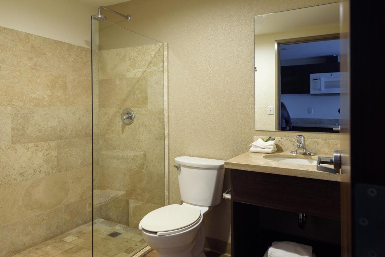 Extended Suites Saltillo Galerias Экстерьер фото