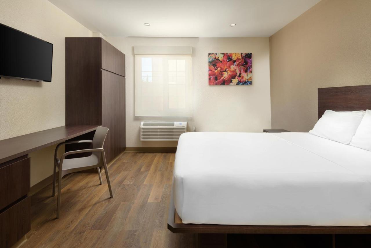 Extended Suites Saltillo Galerias Экстерьер фото
