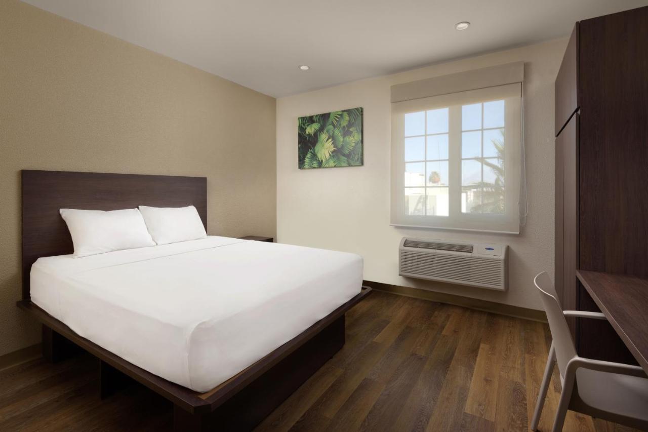 Extended Suites Saltillo Galerias Экстерьер фото