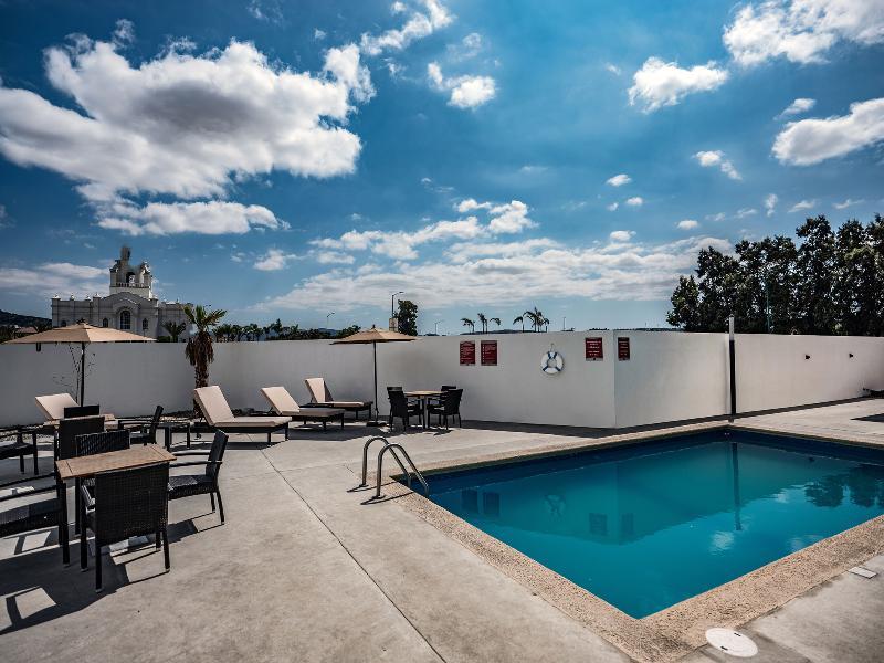 Extended Suites Saltillo Galerias Экстерьер фото